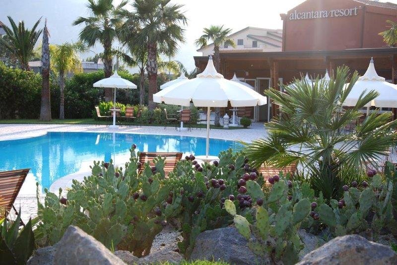 Hotel Alcantara Resort - tuin